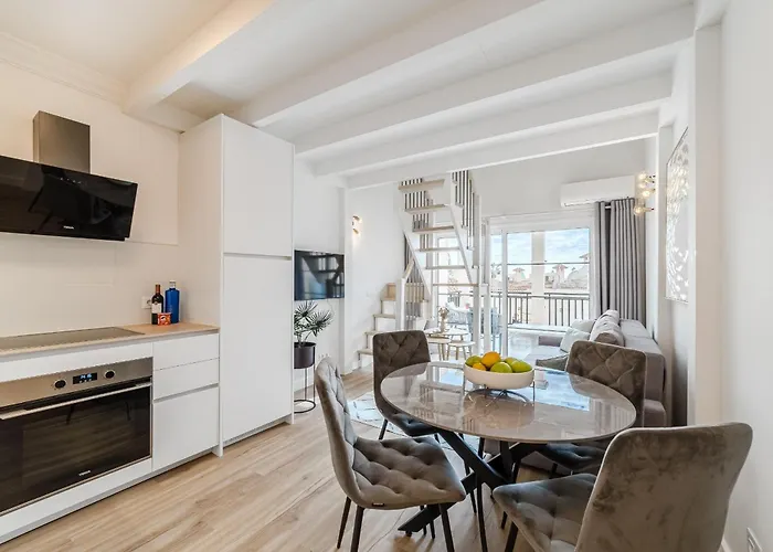 Yucca Park Duplex شقة *